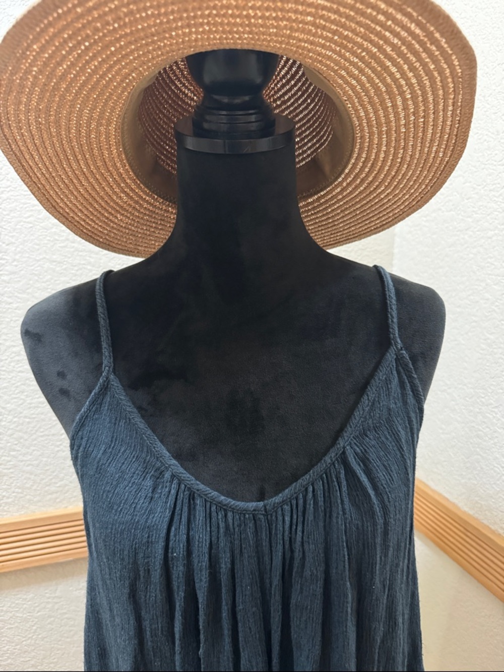Billabong Black Spaghetti Strap Tiered Summer Top size S - Picture 2 of 6